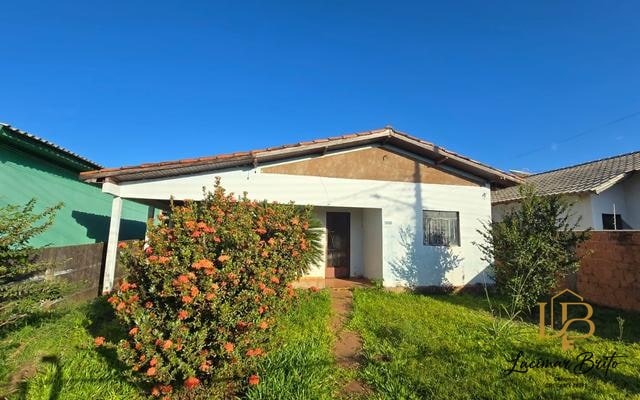 Casa em potencial disponível para venda.