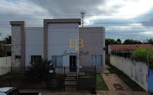 Casa à venda com amplo terreno.